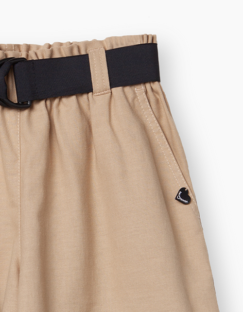 Купить объемные бежевые шорты для девочки