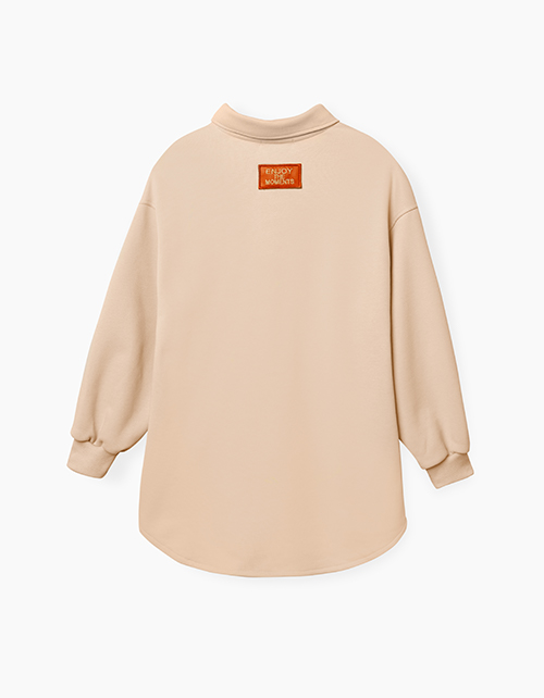 Свободная бежевая рубашка с принтом для девочки Свободная бежевая рубашка с принтом для девочки