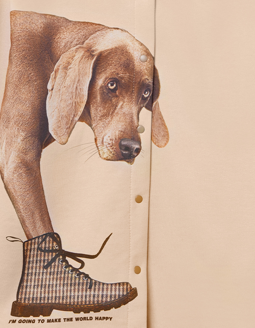 Свободная бежевая рубашка с принтом для девочки Свободная бежевая рубашка с принтом для девочки