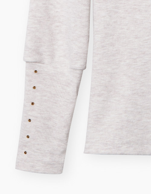 Светло-бежевый гольф для девочки