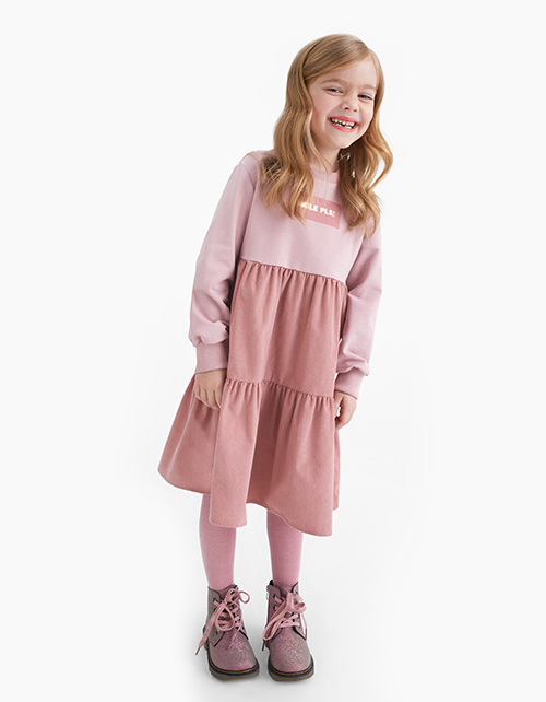 Темно-розовое платье А-силуэта