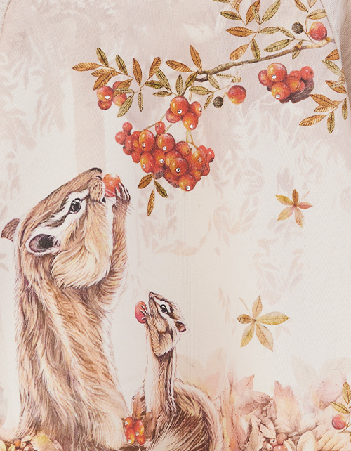 Светло-бежевое платье с длинным рукавом