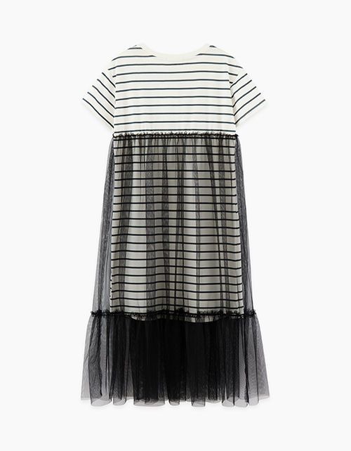 Летнее платье А-образного силуэта