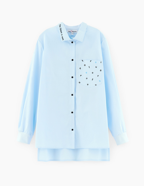 Голубая блузка с удлиненной спинкой Голубая блузка с удлиненной спинкой