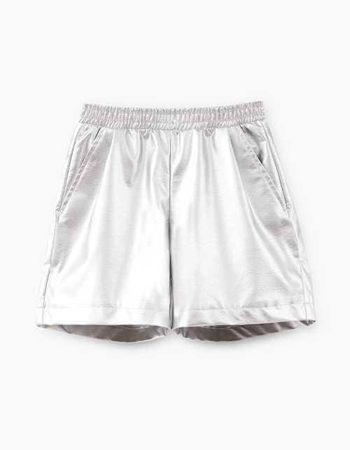 Стильные серебристые шорты для девочки Стильные серебристые шорты для девочки