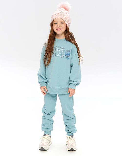 Стильный свитшот для девочки Стильный свитшот для девочки