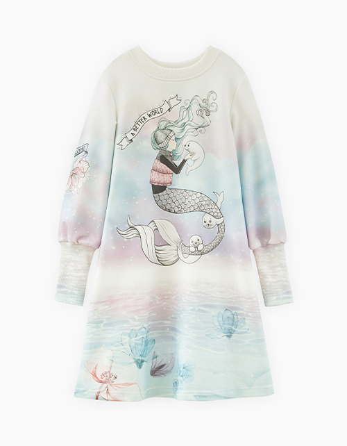 Молочное платье со стильным принтом