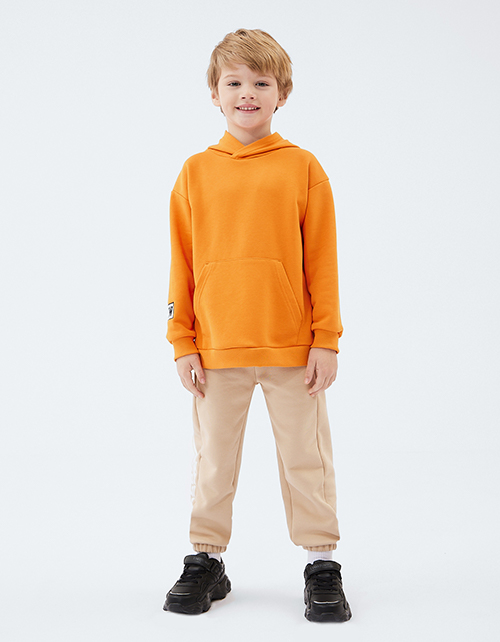 Бежевые брюки-джоггеры для мальчика Бежевые брюки-джоггеры для мальчика