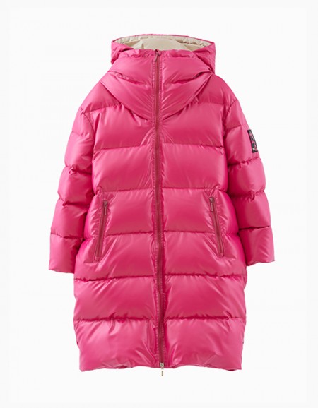 Зимнее пальто в трендовом оттенке маджента