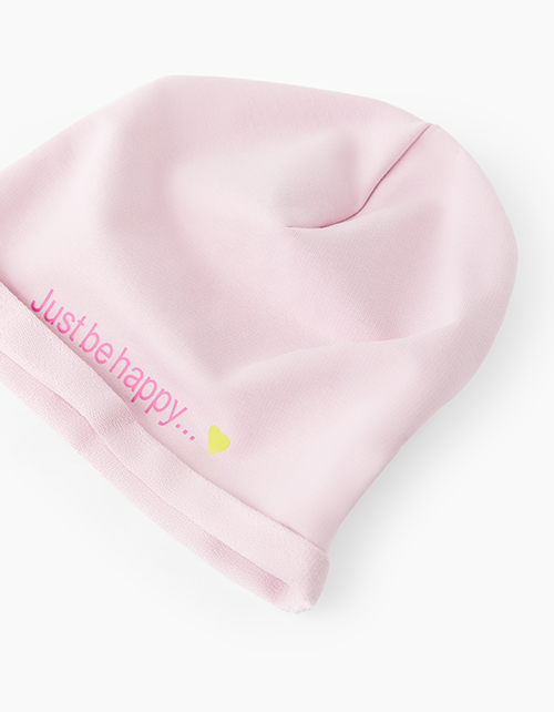 Светло-розовая шапка для девочки