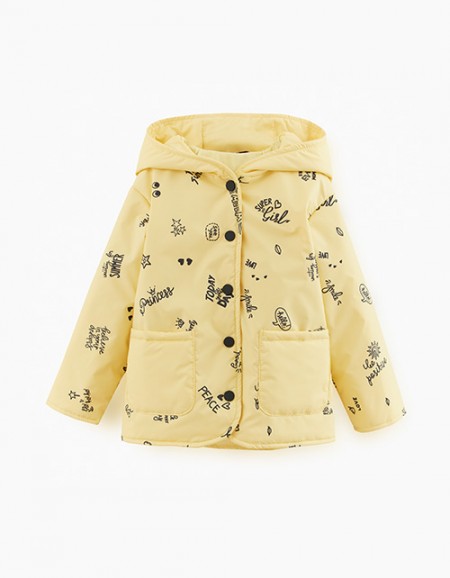 Весенняя жёлтая куртка для девочки