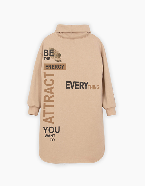Бежевое платье с длинным рукавом для девочки