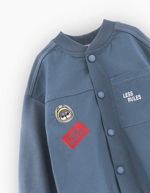 Стильный бомбер в оттенке деним для мальчика Стильный бомбер в оттенке деним для мальчика