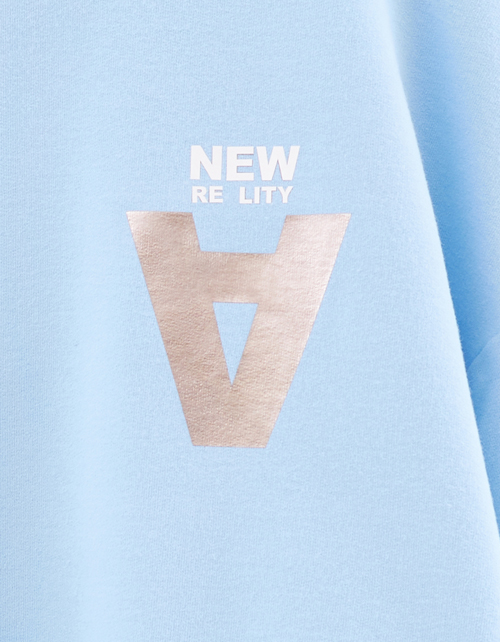 Светло-голубой свитшот для девочки Светло-голубой свитшот для девочки