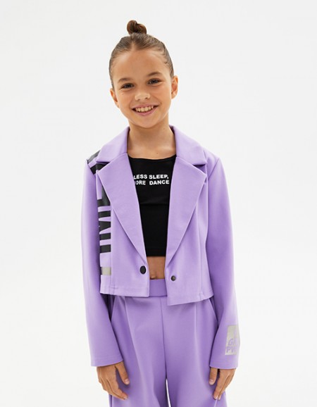 Укороченный жакет в трендовом оттенке цифровая лаванда