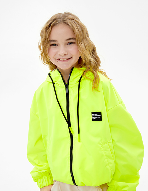 Весенняя ветровка оттенка кибер лайм для девочки
