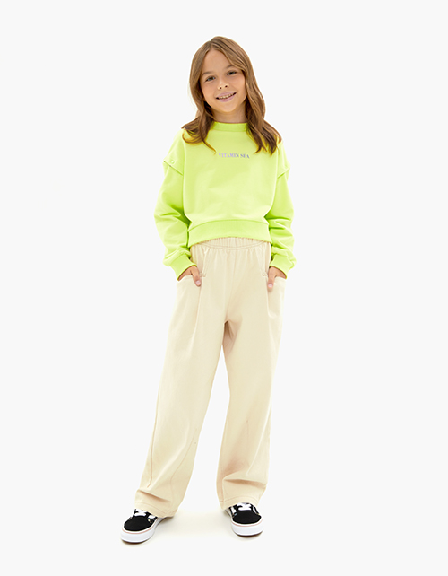 Свитшот в оттенке киберлайм для девочки Свитшот в оттенке киберлайм для девочки