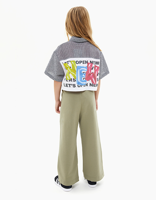 Клетчатая кроп-рубашка для девочки Клетчатая кроп-рубашка для девочки