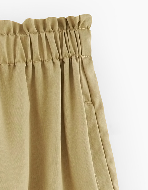 Светло-бежевые шорты для девочки Светло-бежевые шорты для девочки