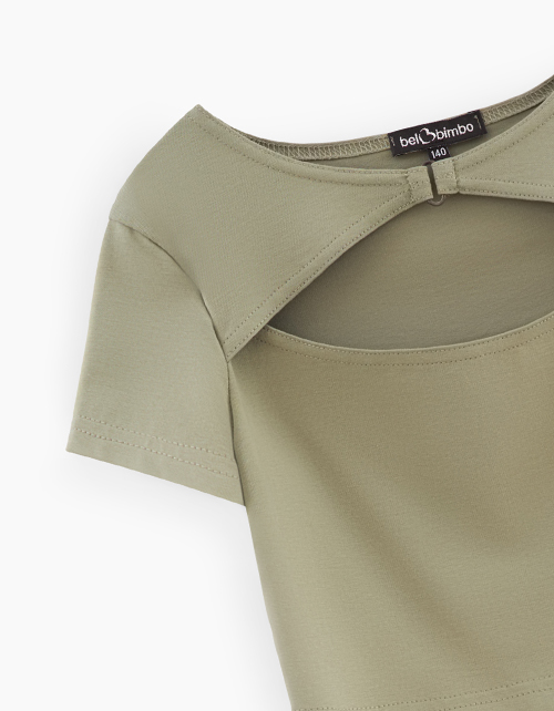 Стильный кроп-топ для девочки Стильный кроп-топ для девочки