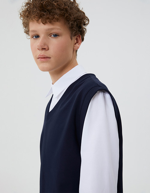 Тёмно-синий школьный жилет для мальчика Тёмно-синий школьный жилет для мальчика