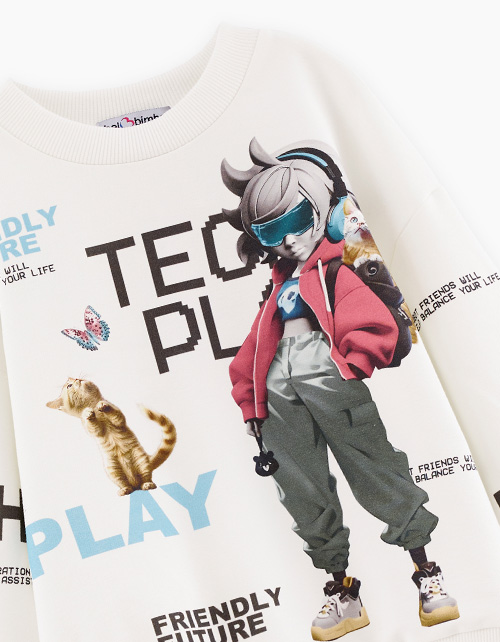 Дизайнерский свитшот оттенка молоко для девочки Дизайнерский свитшот оттенка молоко для девочки