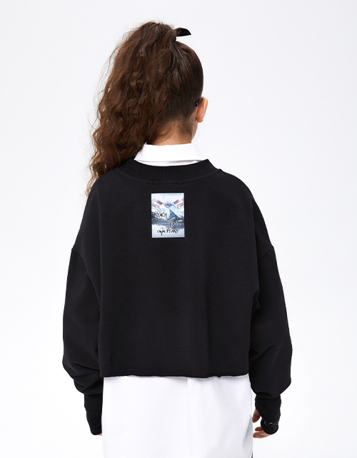 Стильный чёрный свитшот для девочки Стильный чёрный свитшот для девочки