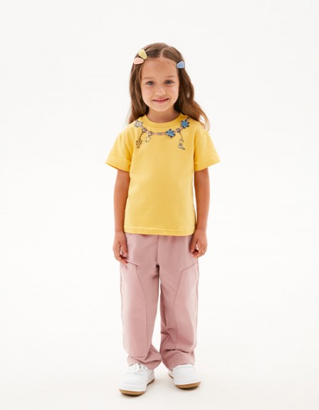 Яркая футболка для девочки