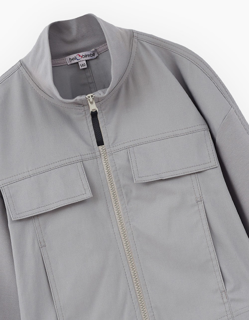 Жакет в утилитарном стиле для девочки Жакет в утилитарном стиле для девочки