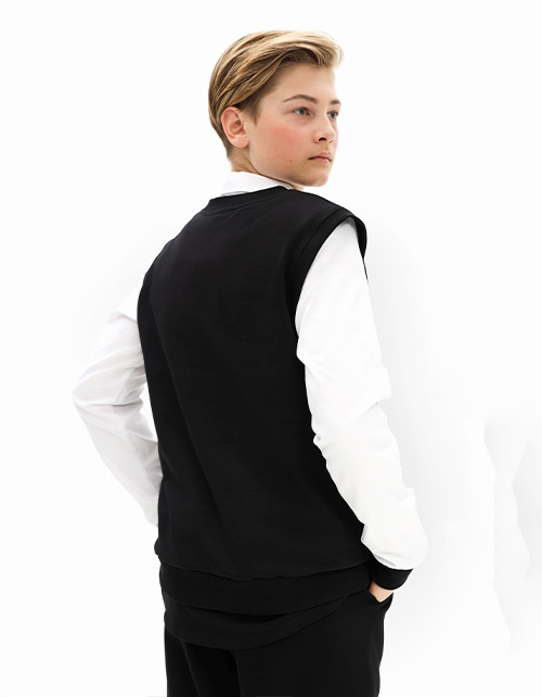 Чёрная жилетка для мальчика