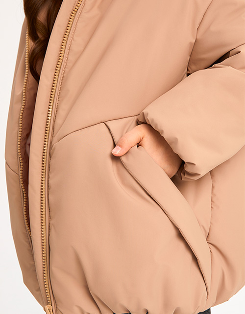 Осенняя бежевая куртка для девочки