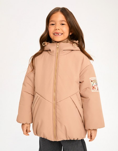 Осенняя бежевая куртка для девочки