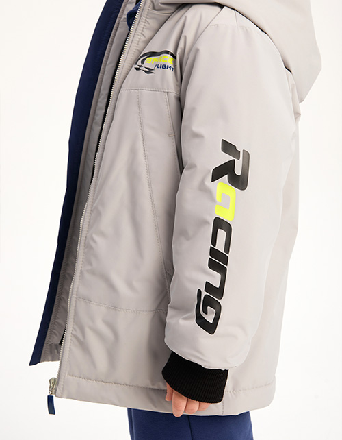 Светло-серая осенняя куртка для мальчика