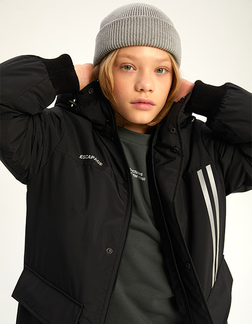 Чёрная осенняя куртка для мальчика