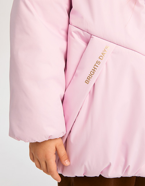 Осенняя светло-розовая куртка для девочки