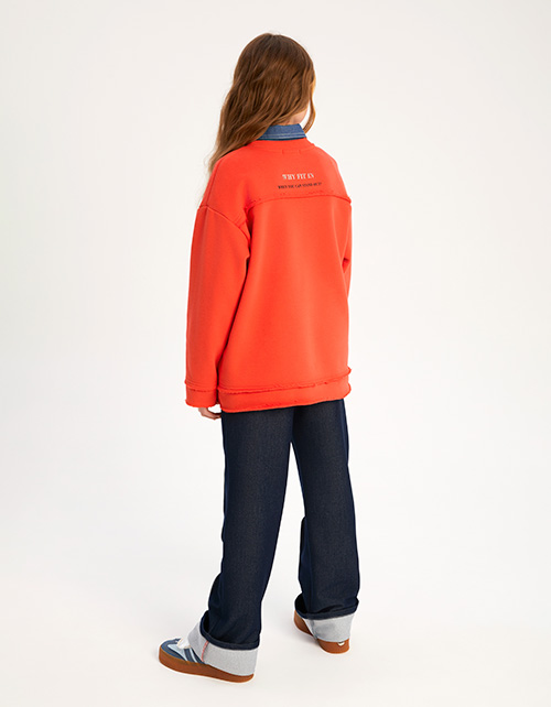 Яркий свитшот для девочки