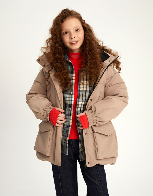 Бежевая зимняя куртка для девочки