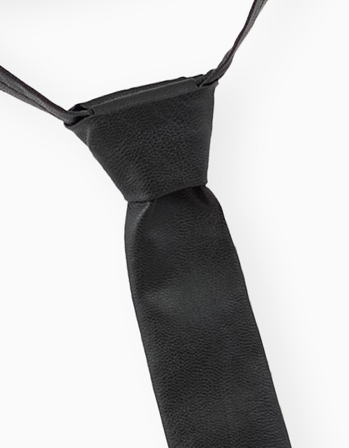 Стильный галстук из эко-кожи для мальчика