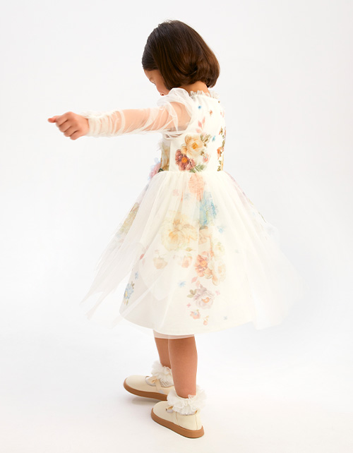 Дизайнерское воздушное нарядное платье для девочки Дизайнерское воздушное нарядное платье для девочки