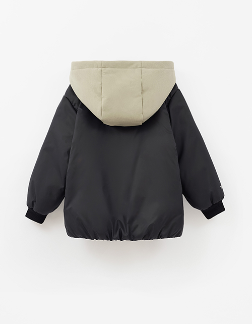 Чёрная весенняя куртка для мальчика