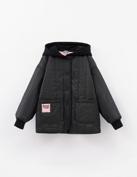 Весенняя чёрная стёганая куртка для девочки