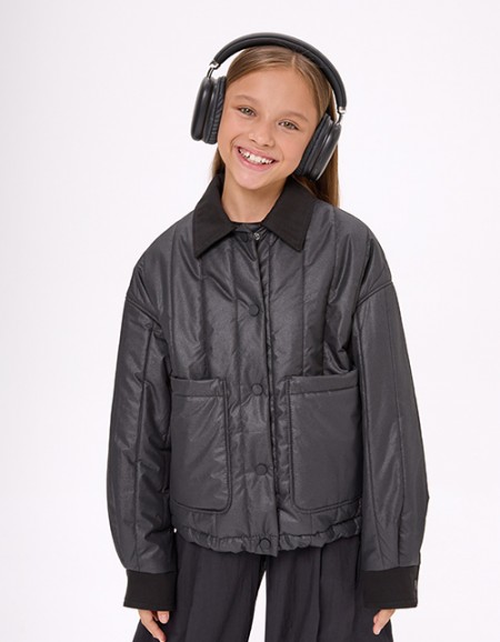 Чёрная стёганая куртка для девочки