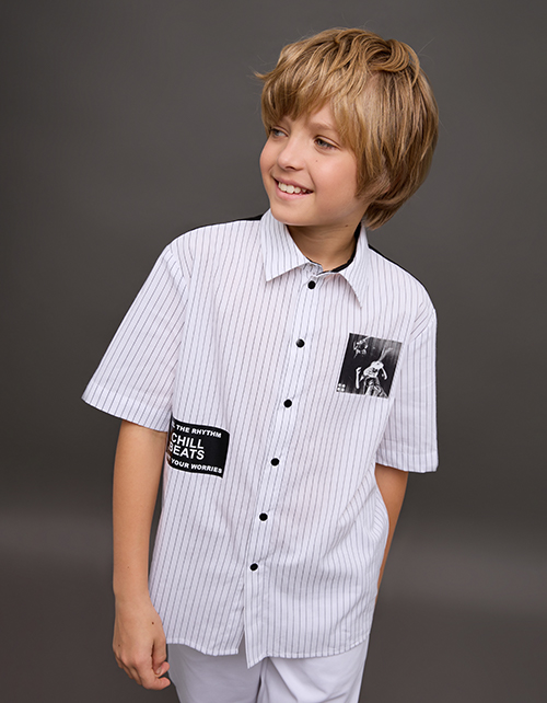 Стильная рубашка в полоску для мальчика Стильная рубашка в полоску для мальчика