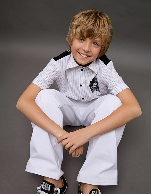 Стильная рубашка в полоску для мальчика Стильная рубашка в полоску для мальчика