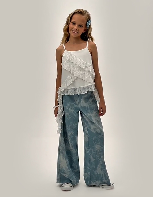 Белая блузка в стиле бохо для девочки