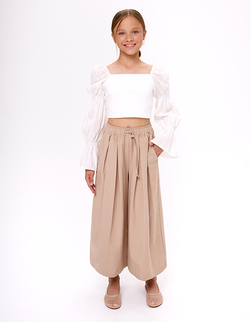 Укороченная молочная блузка для девочки