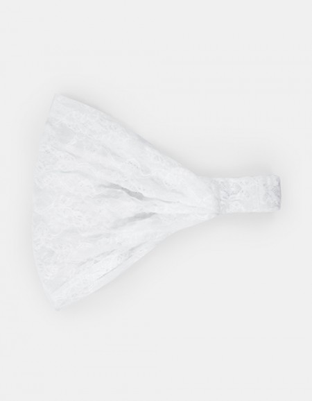 Белая ажурная косынка для девочки