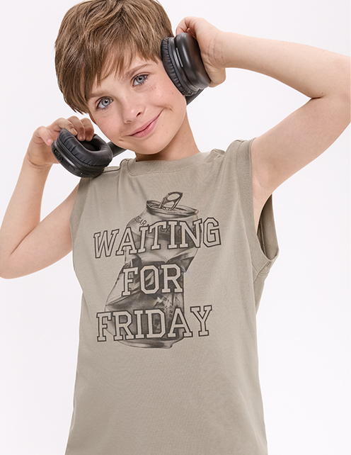 Оливковая футболка без рукавов для мальчика